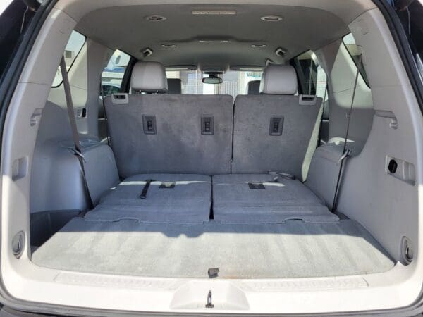 2023 GMC Acadia - Image 12