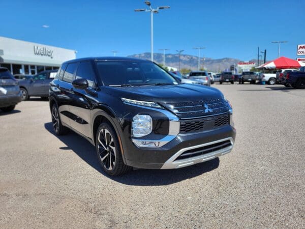 2024 Mitsubishi Outlander - Image 4