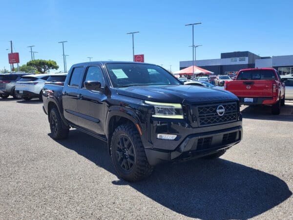 2023 Nissan Frontier - Image 4