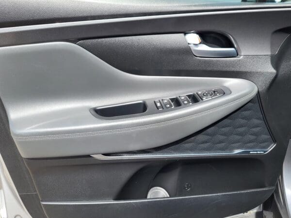 2023 Hyundai Santa Fe - Image 6