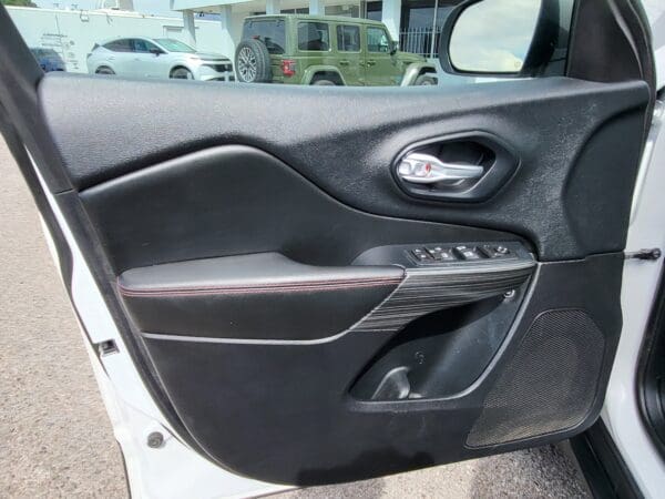 2016 Jeep Cherokee - Image 6