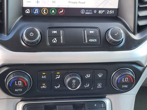 2023 GMC Acadia - Image 26