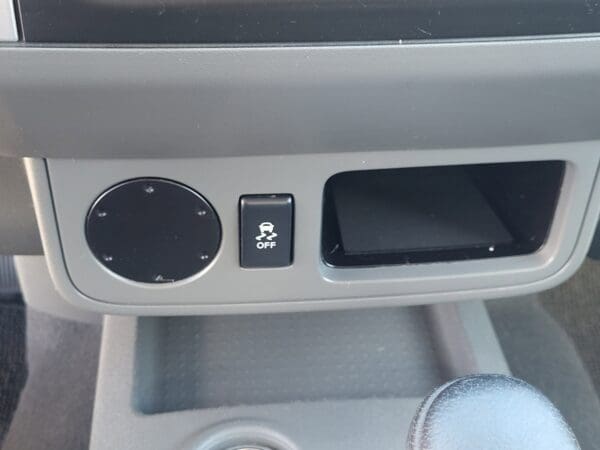2021 Nissan Frontier - Image 24