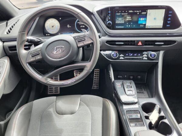 2023 Hyundai Sonata - Image 10