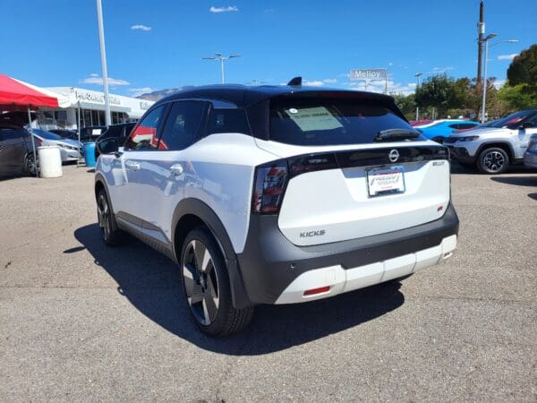 2025 Nissan Kicks - Image 3