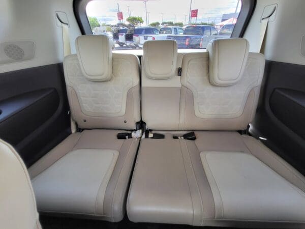 2025 Nissan Armada - Image 11
