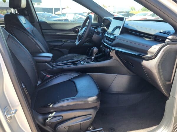 2024 Jeep Compass - Image 14