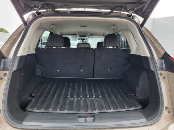 2025 Nissan Rogue - Image 12