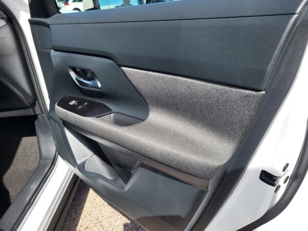 2025 Nissan Kicks - Image 16