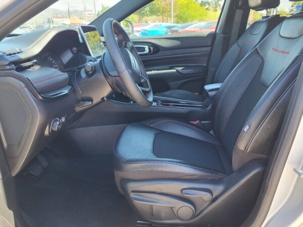 2024 Jeep Compass - Image 8