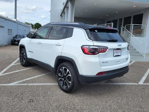 2022 Jeep Compass - Image 3