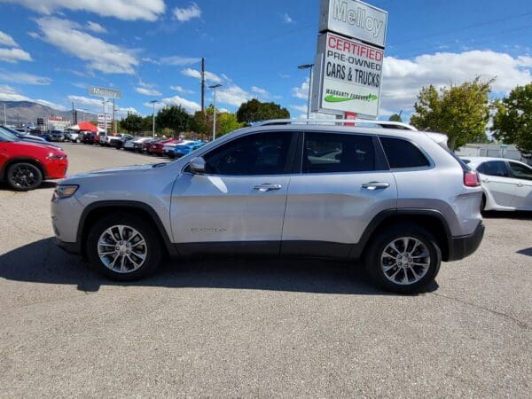 2019 Jeep Cherokee - Image 2