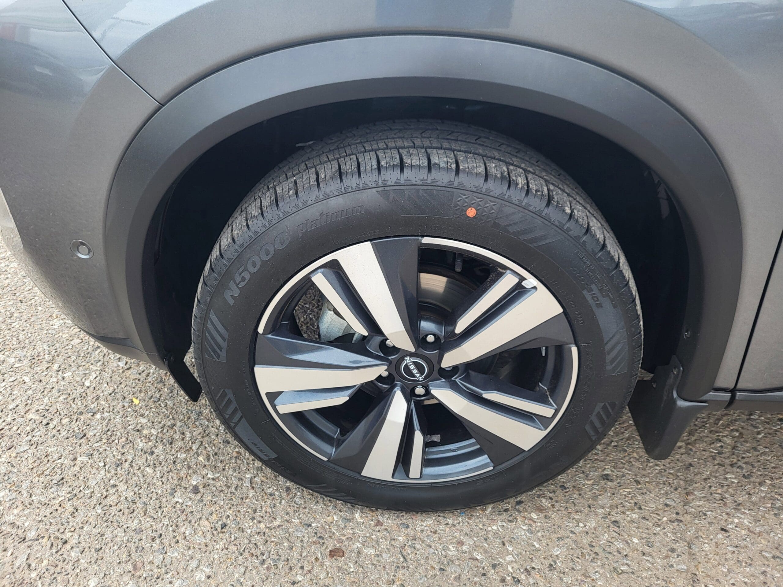 2023 Nissan Rogue - Image 18