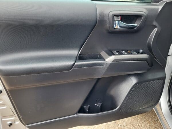 2023 Toyota Tacoma 4WD - Image 7