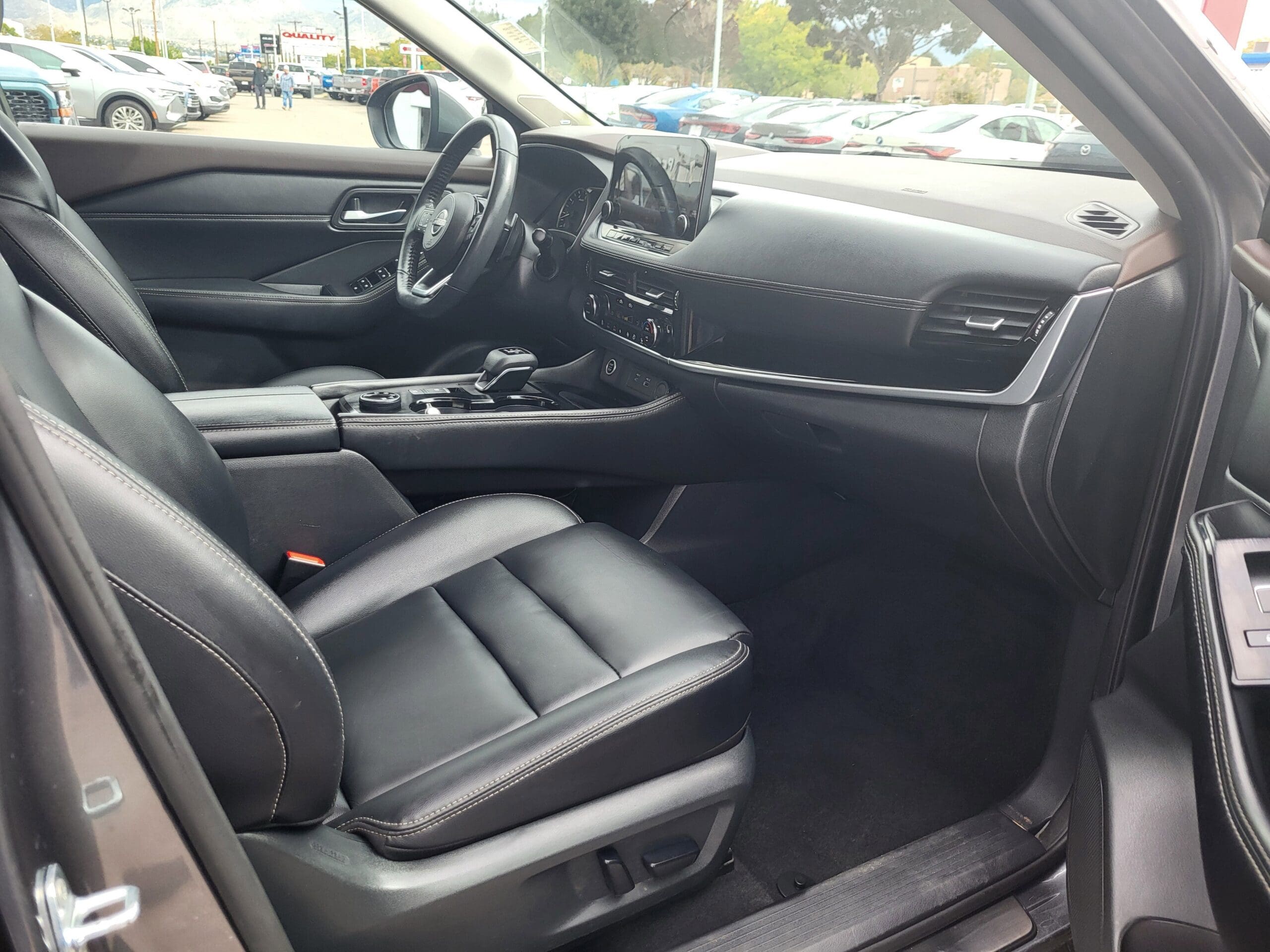 2023 Nissan Rogue - Image 15