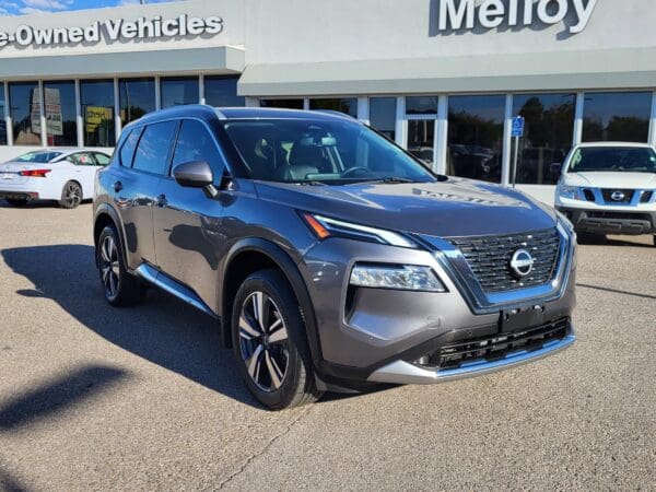 2023 Nissan Rogue - Image 4