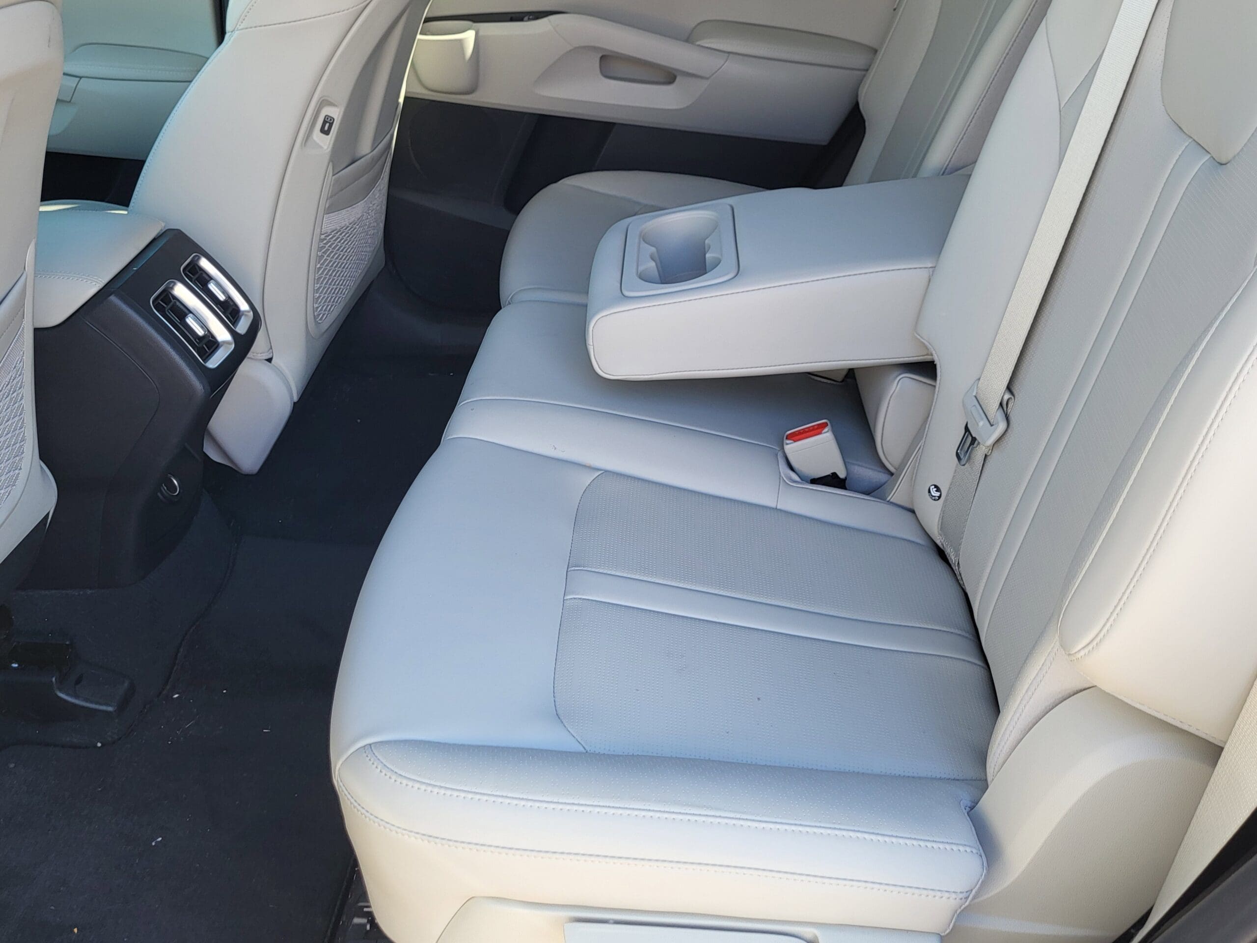 2024 Kia Sorento - Image 9