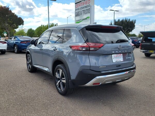 2023 Nissan Rogue - Image 3