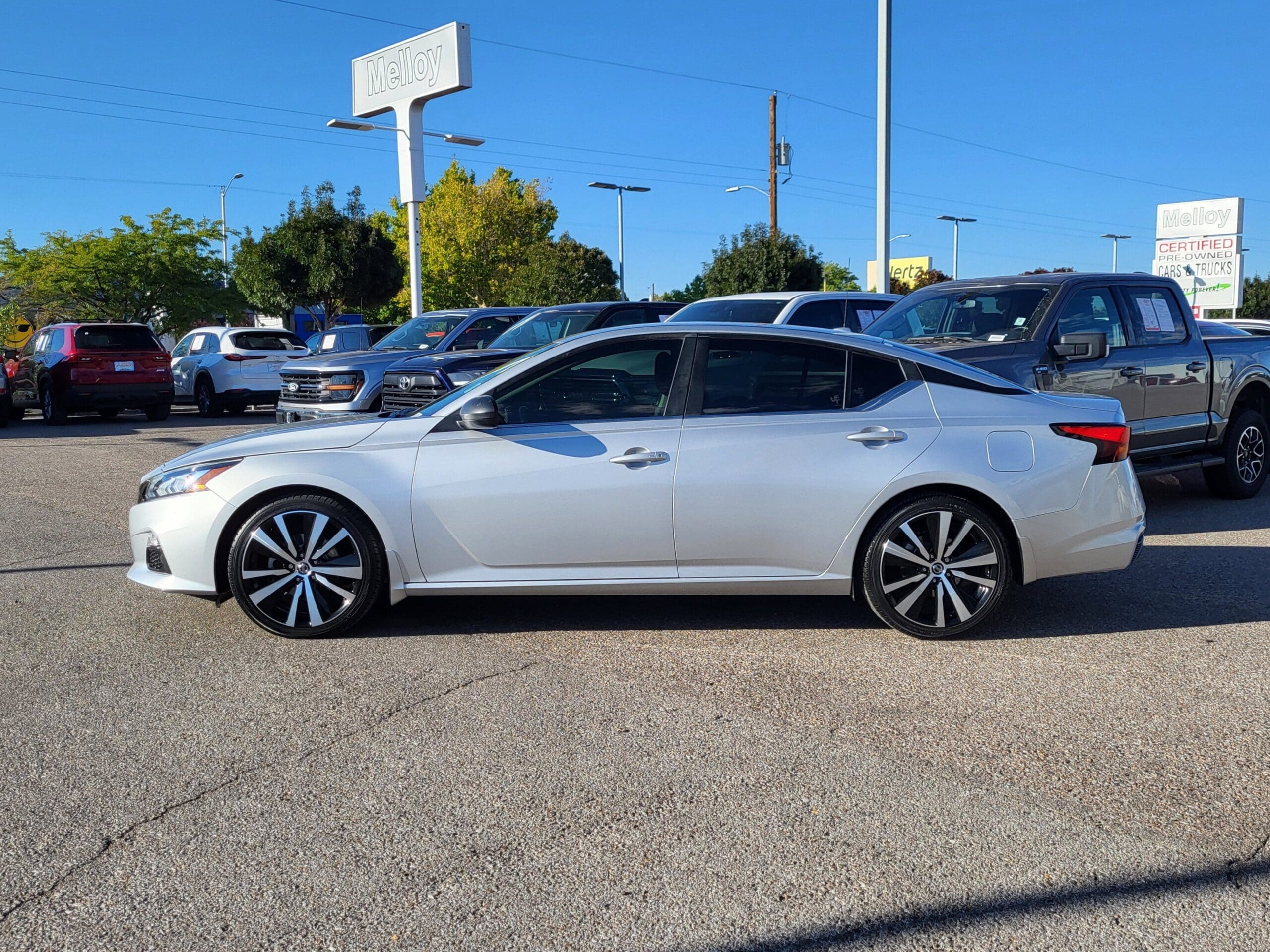 2019 Nissan Altima - Image 2