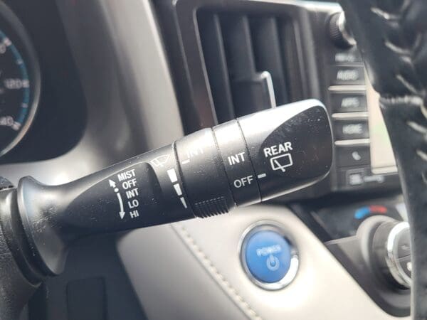 2018 Toyota RAV4 - Image 26