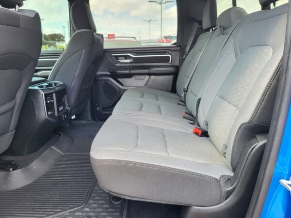 2025 Ram 1500 - Image 9
