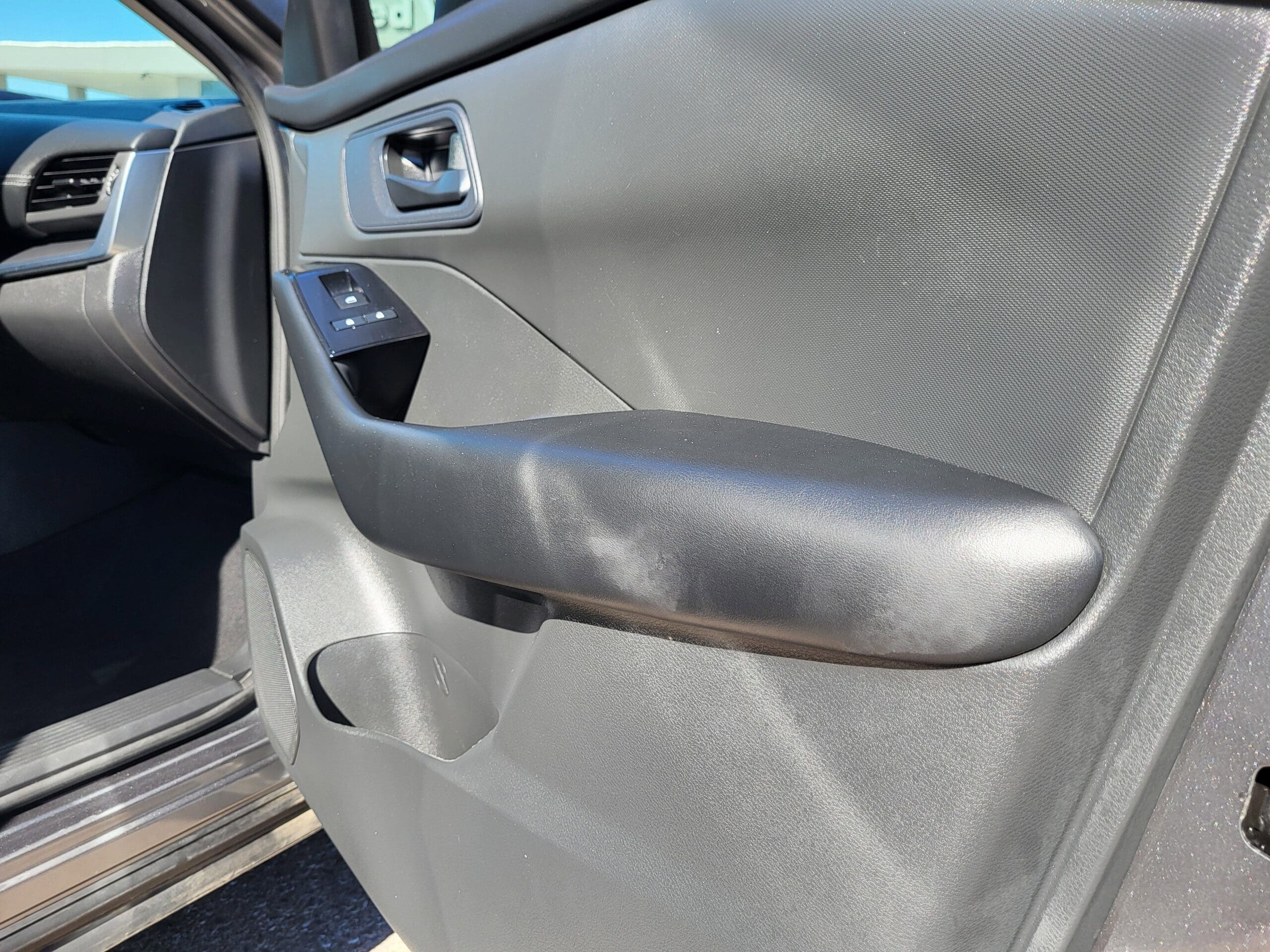 2024 Nissan Rogue - Image 16