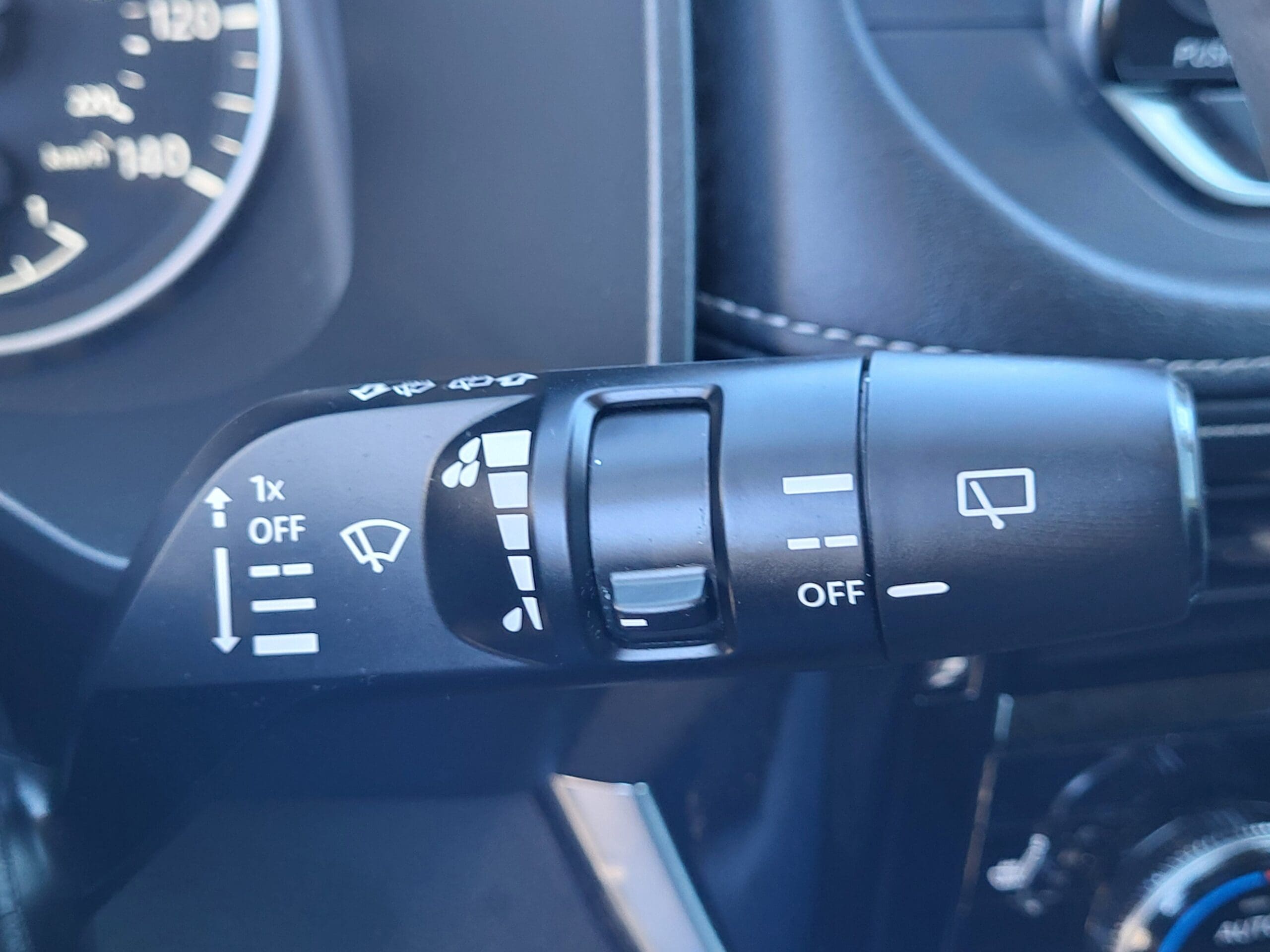 2023 Nissan Rogue - Image 25