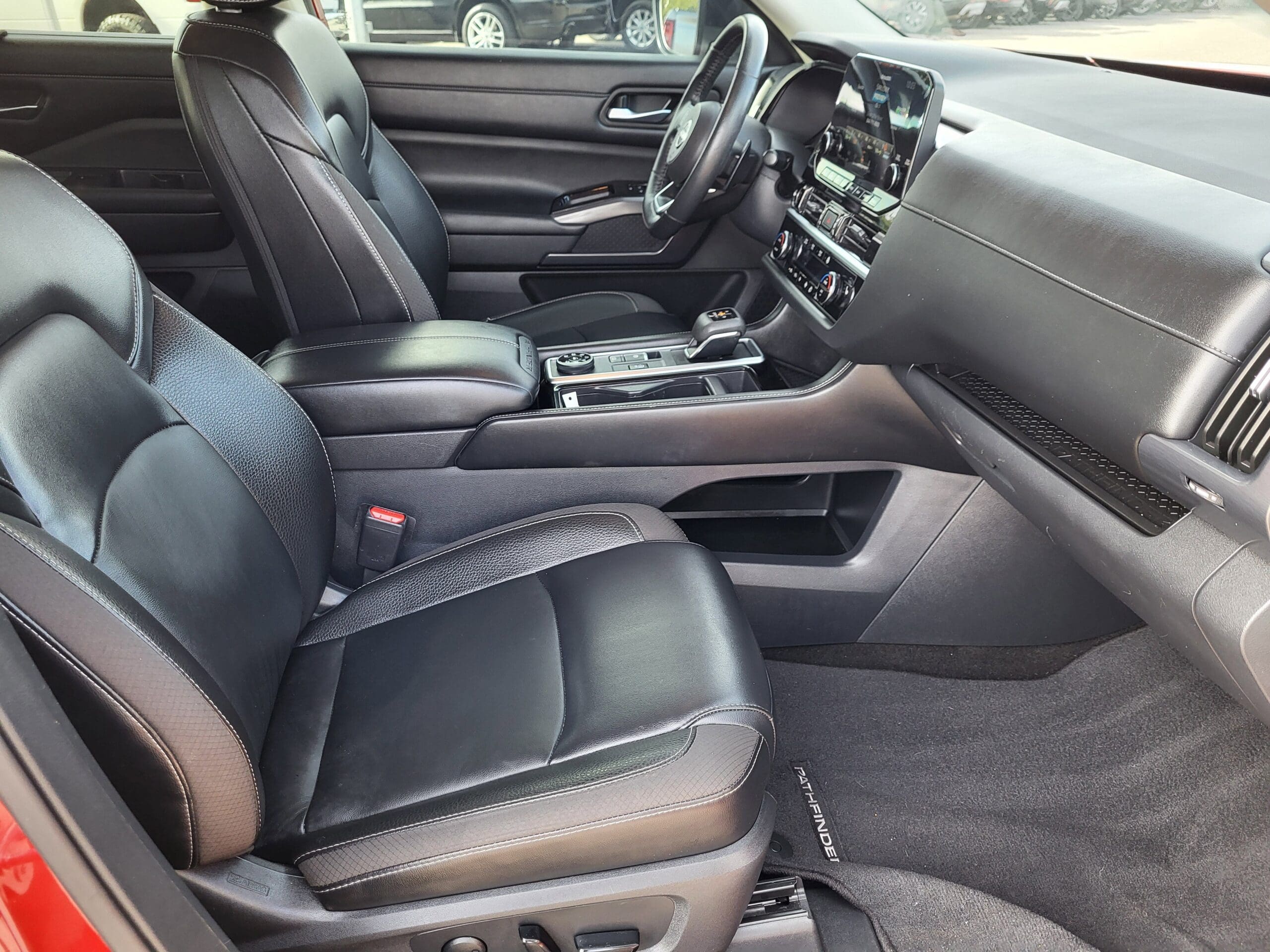 2023 Nissan Pathfinder - Image 16