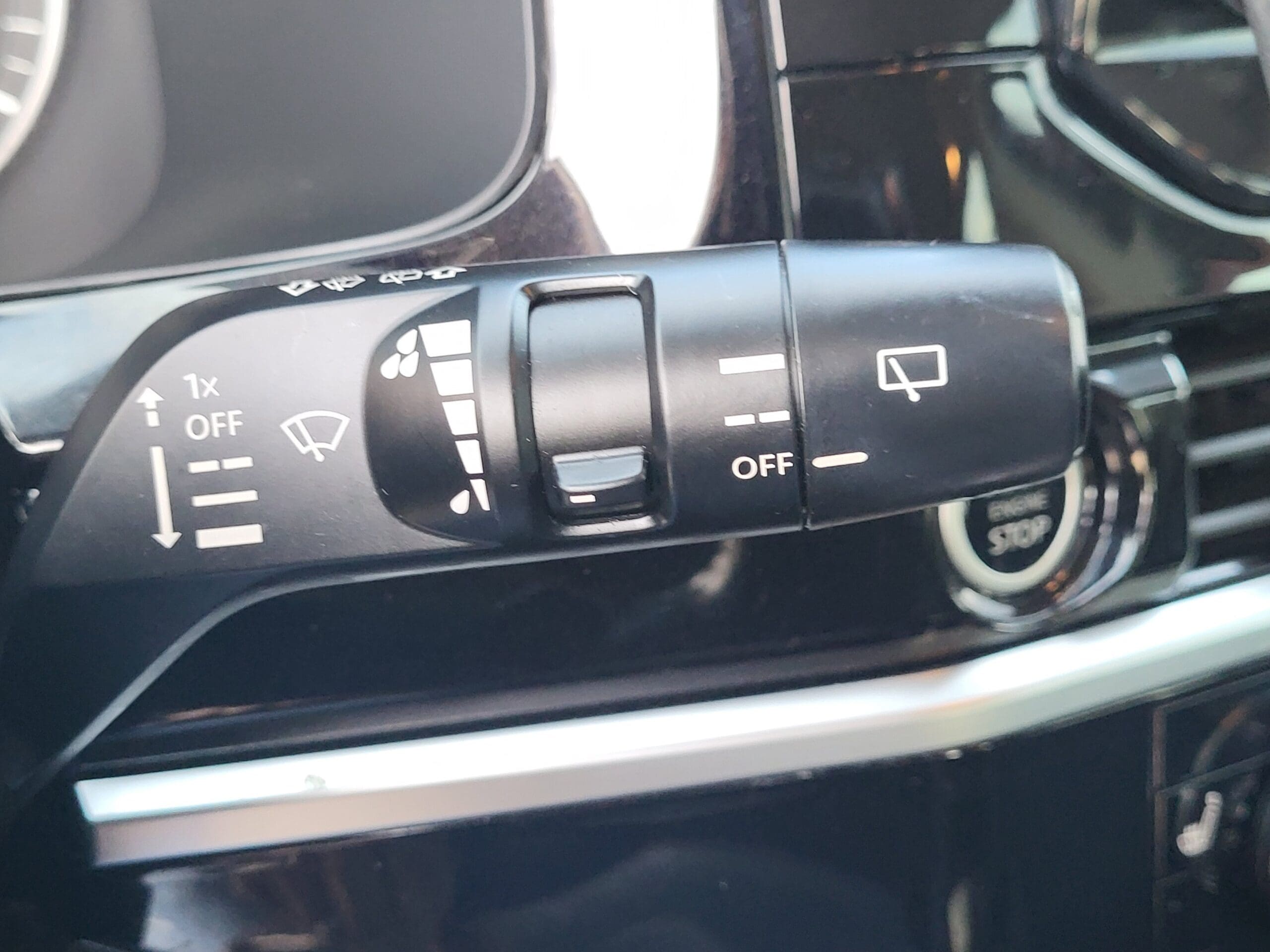 2023 Nissan Pathfinder - Image 28