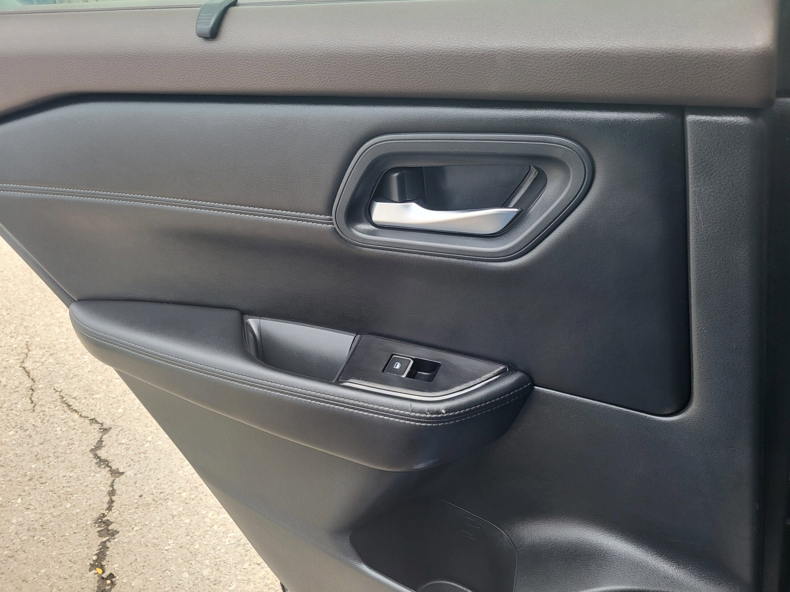 2023 Nissan Rogue - Image 11