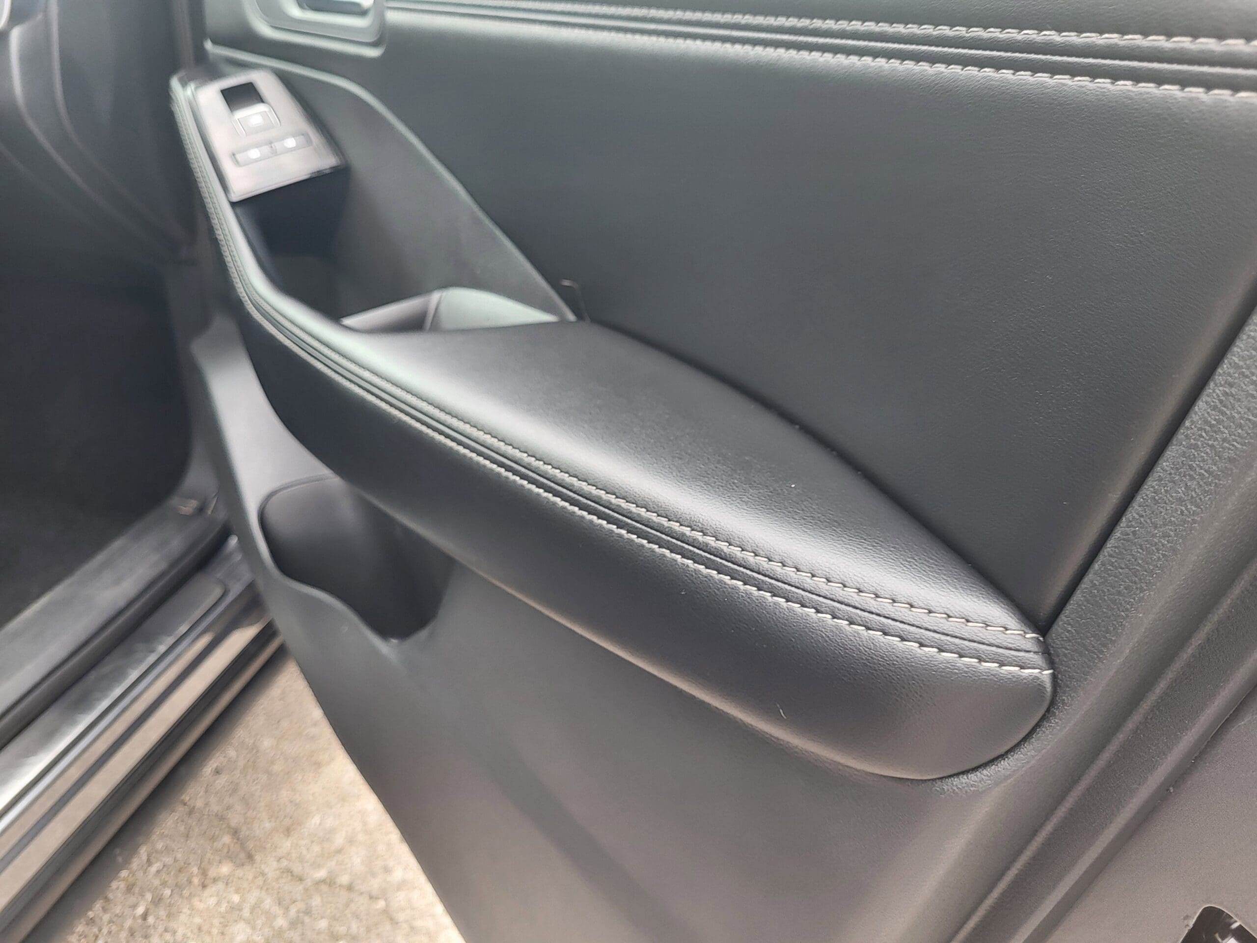 2023 Nissan Rogue - Image 16