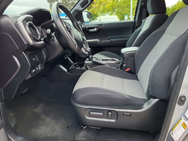 2023 Toyota Tacoma 4WD - Image 8