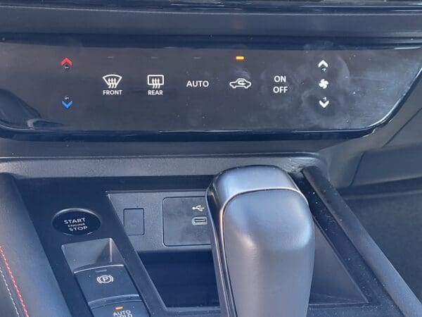 2025 Nissan Kicks