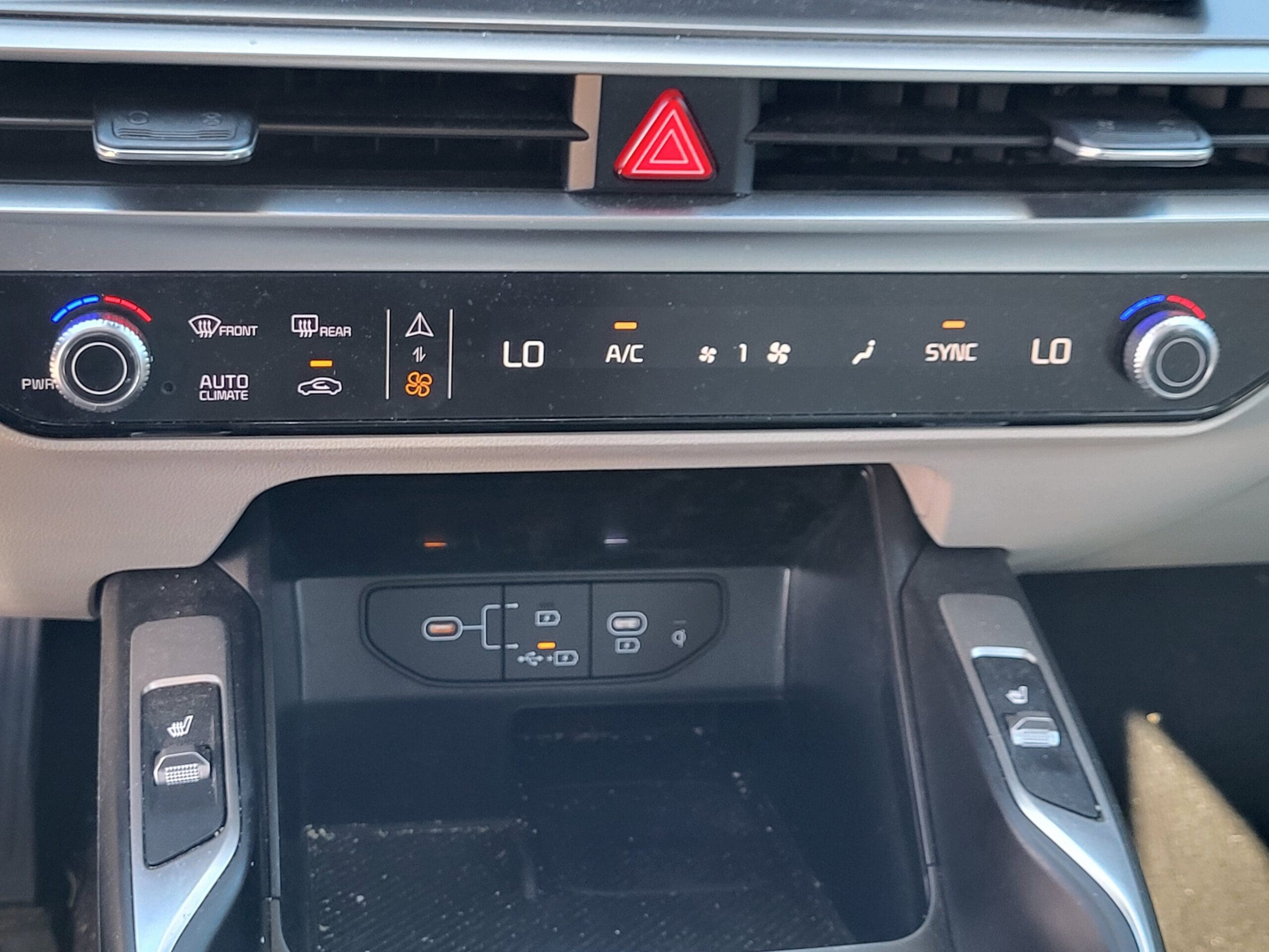 2024 Kia Sorento - Image 25