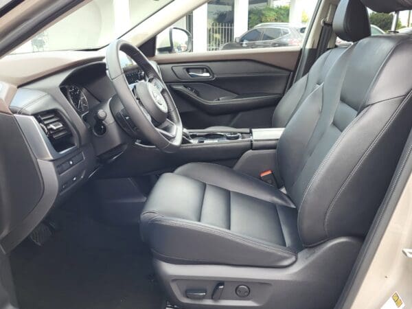 2023 Nissan Rogue - Image 8