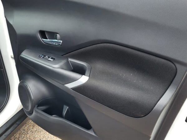 2023 Nissan Kicks - Image 16