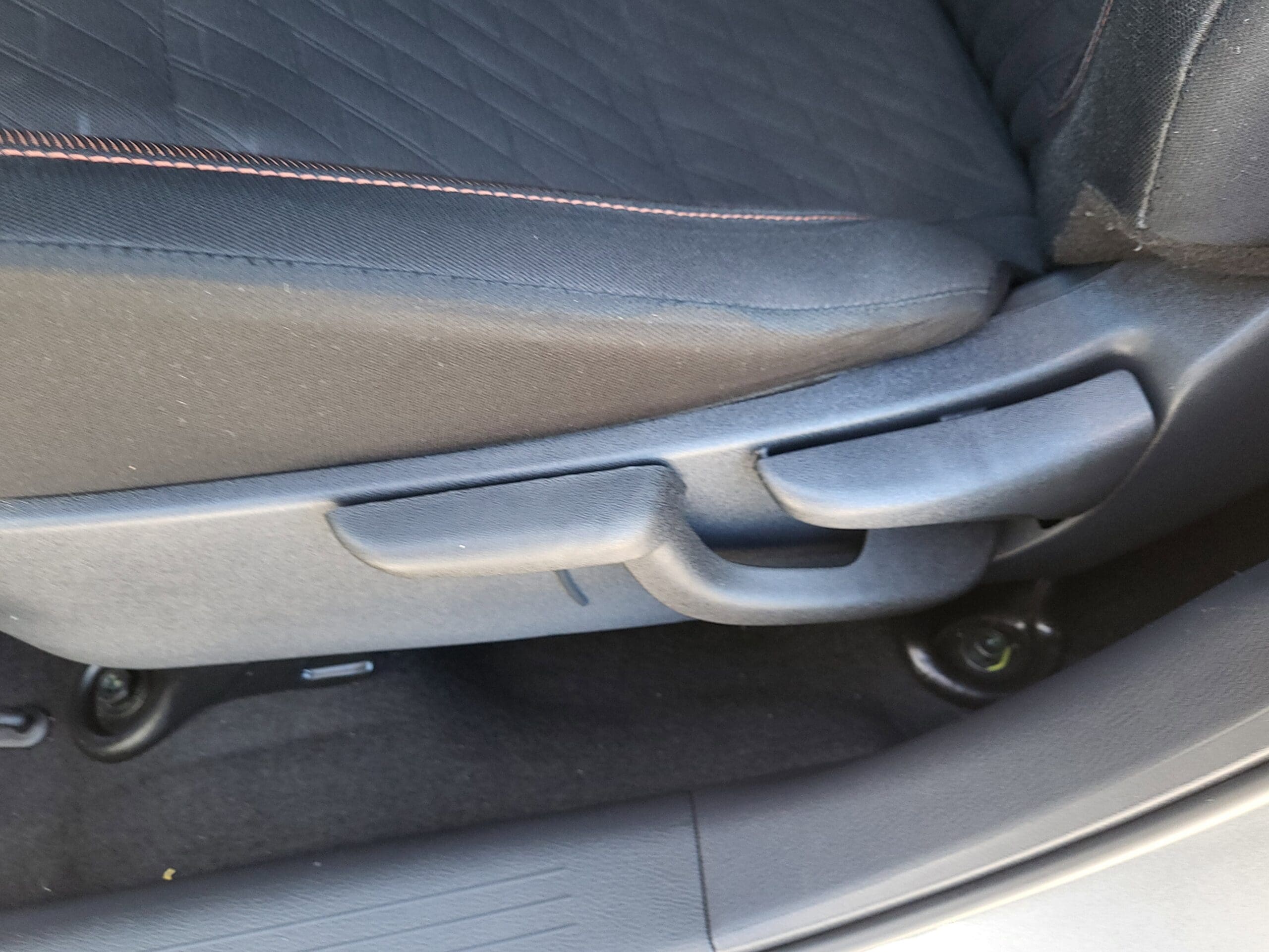 2024 Nissan Kicks - Image 7