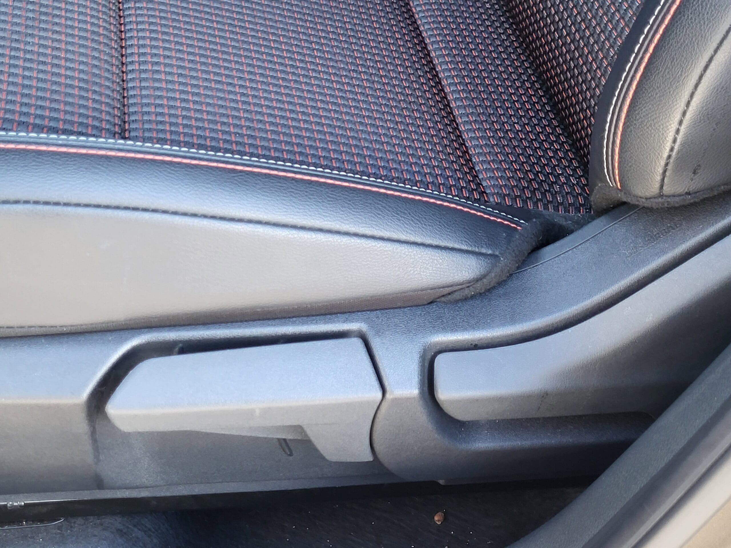 2025 Nissan Kicks - Image 7