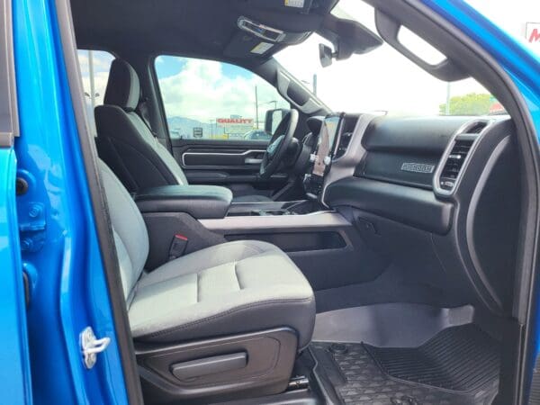 2025 Ram 1500 - Image 15