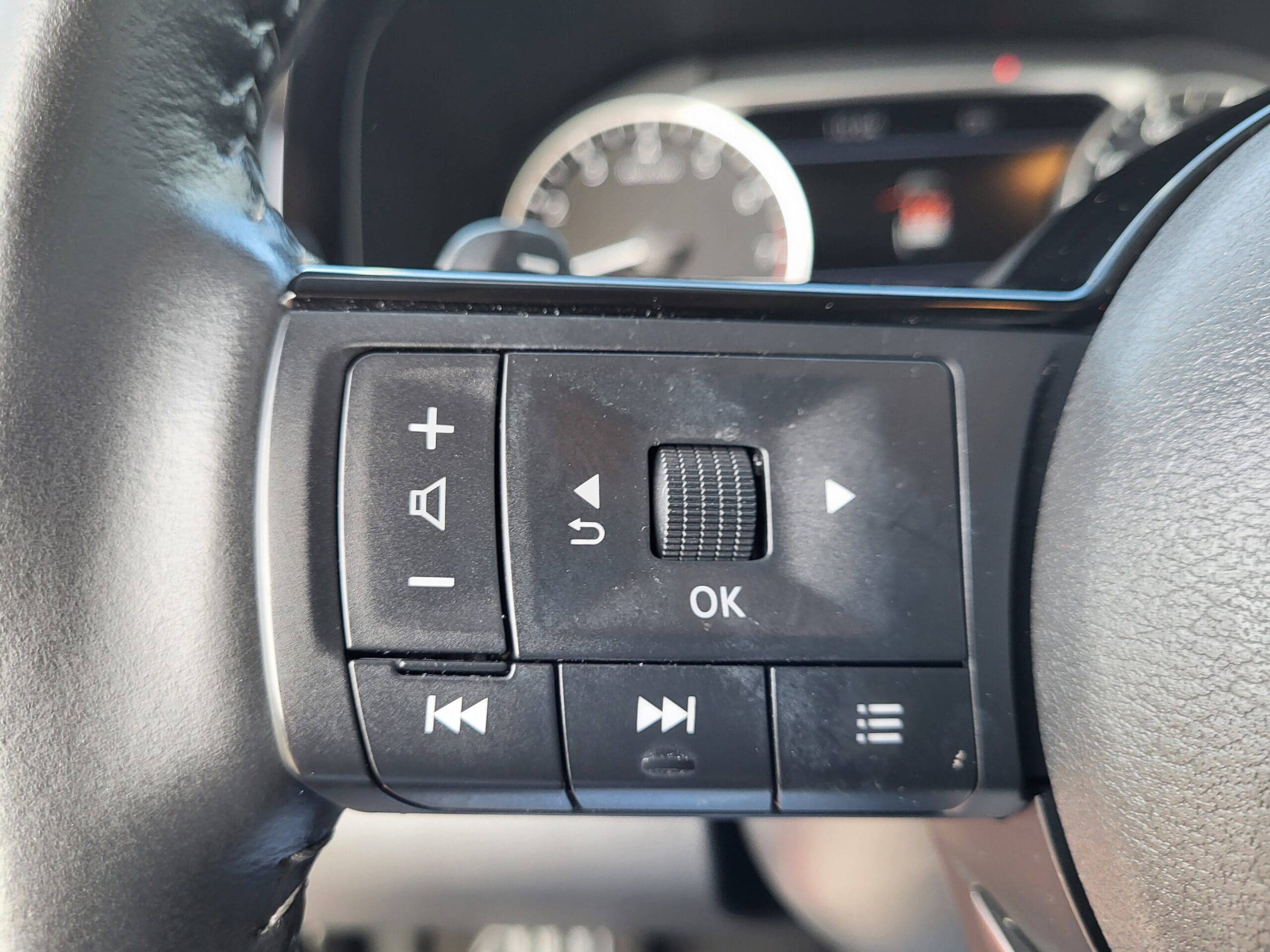 2023 Nissan Pathfinder - Image 21