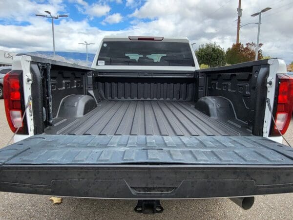 2023 GMC Sierra 2500HD - Image 13