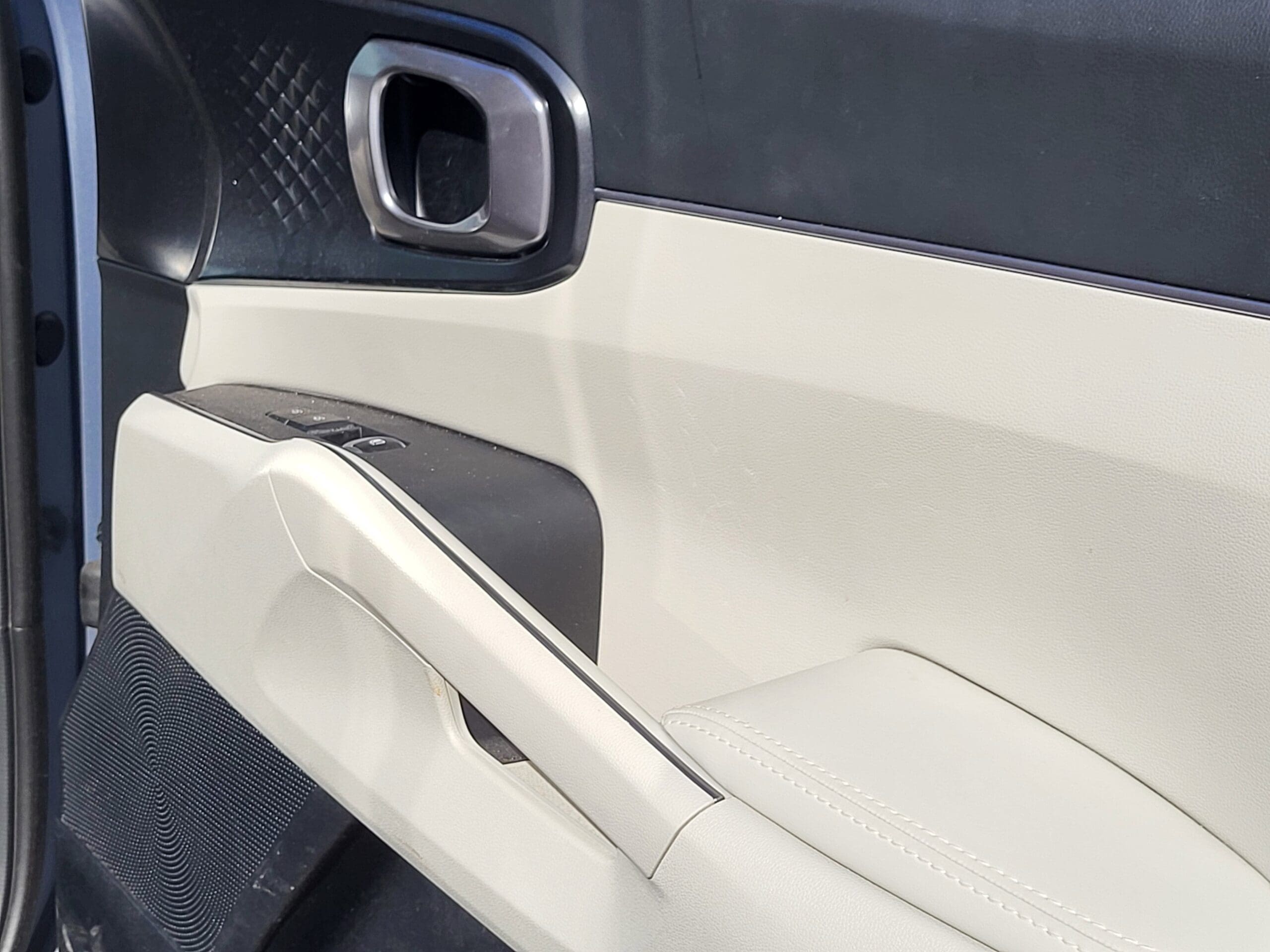 2024 Kia Sorento - Image 16
