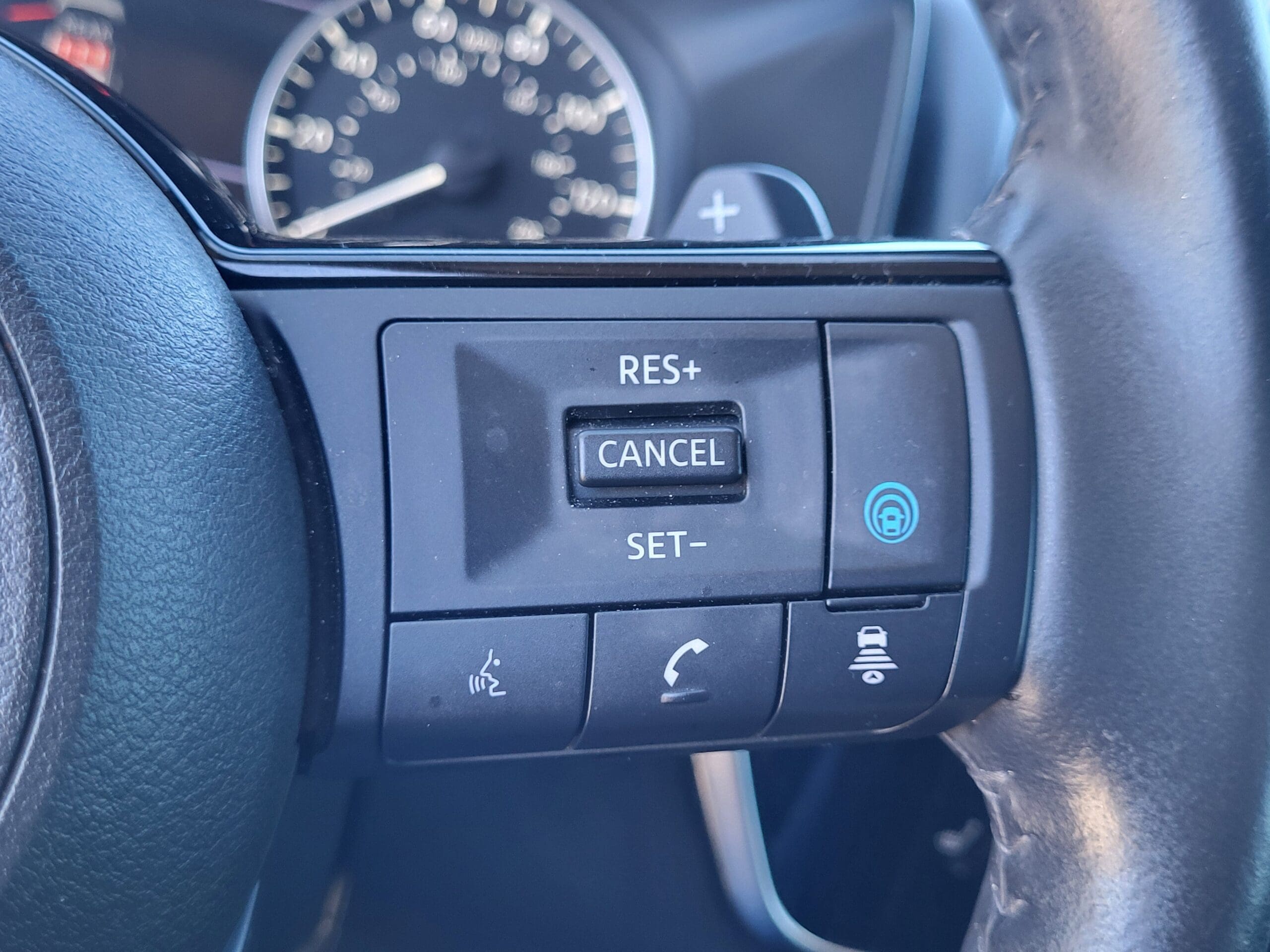 2023 Nissan Rogue - Image 19