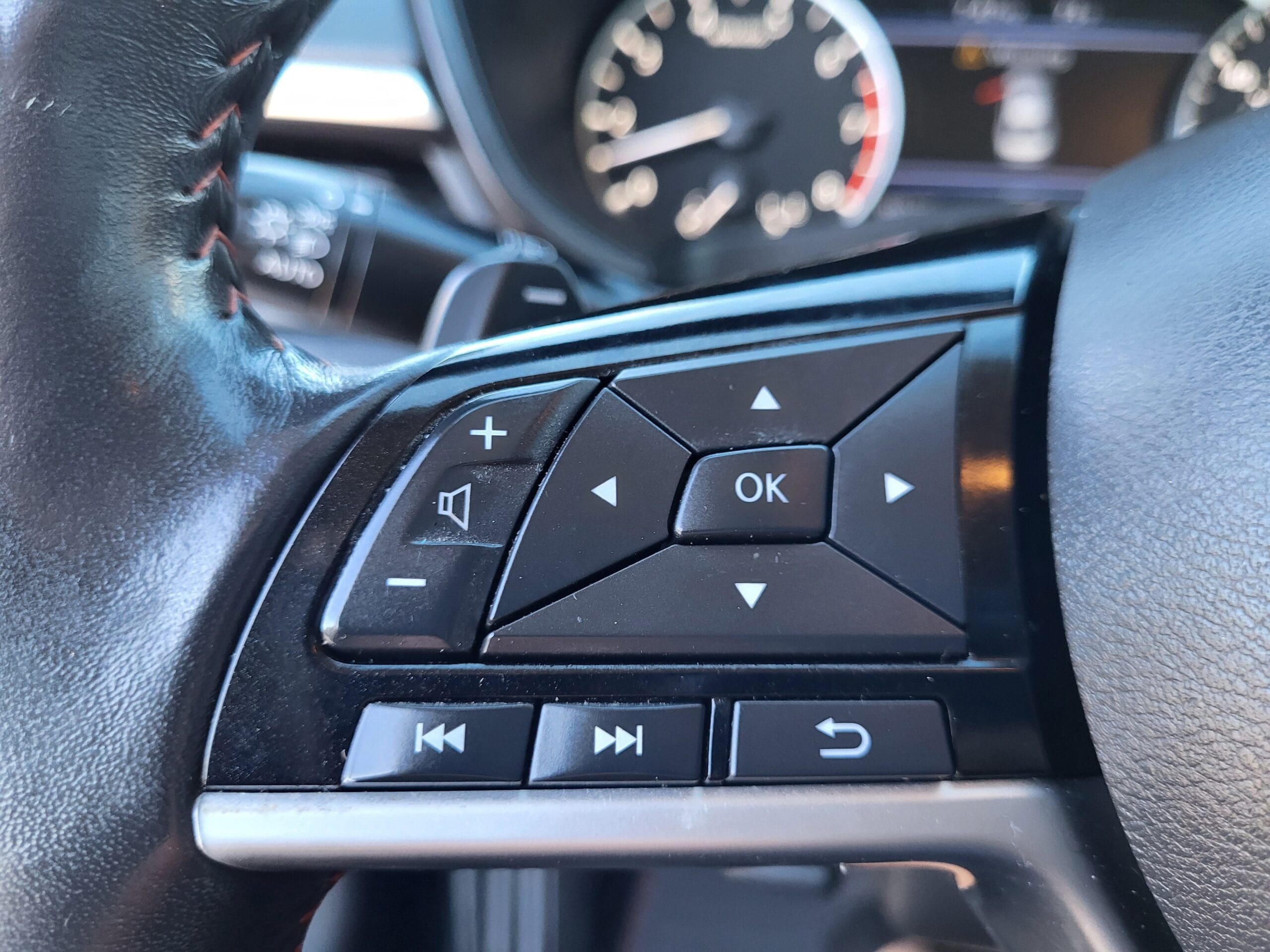 2019 Nissan Altima - Image 20