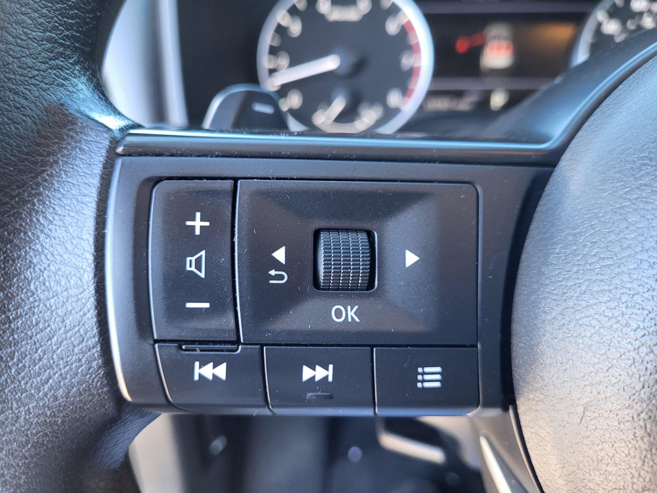 2024 Nissan Rogue - Image 19