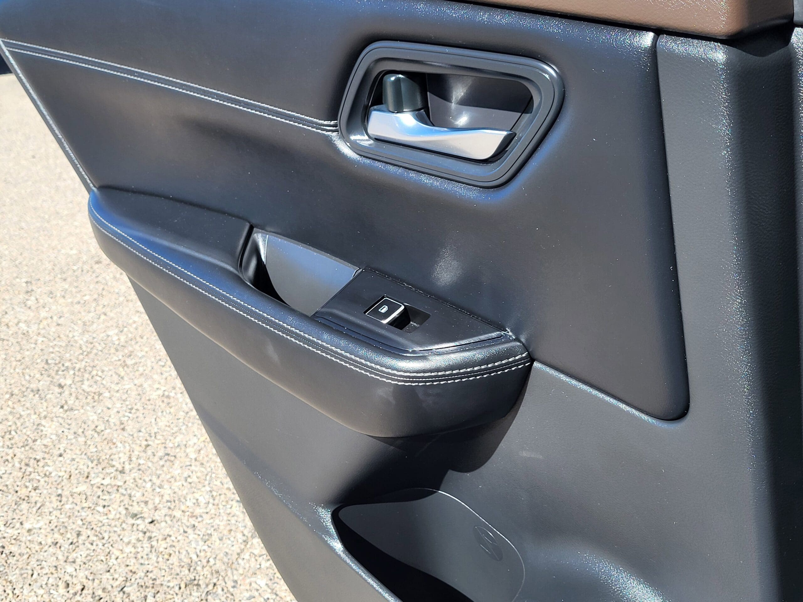 2023 Nissan Rogue - Image 10