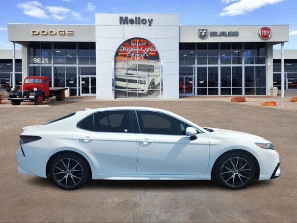 2024 Toyota Camry - Image 4