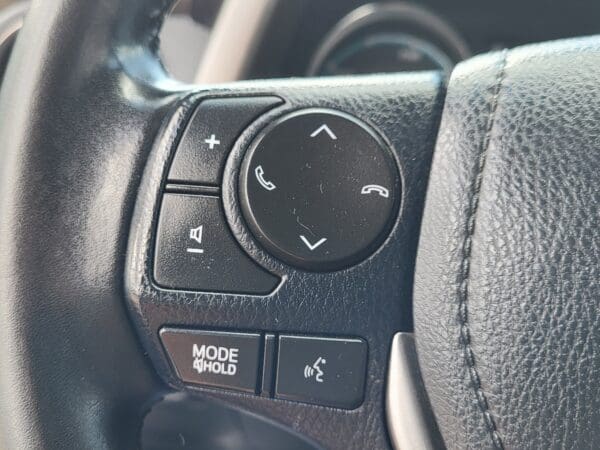 2018 Toyota RAV4 - Image 20