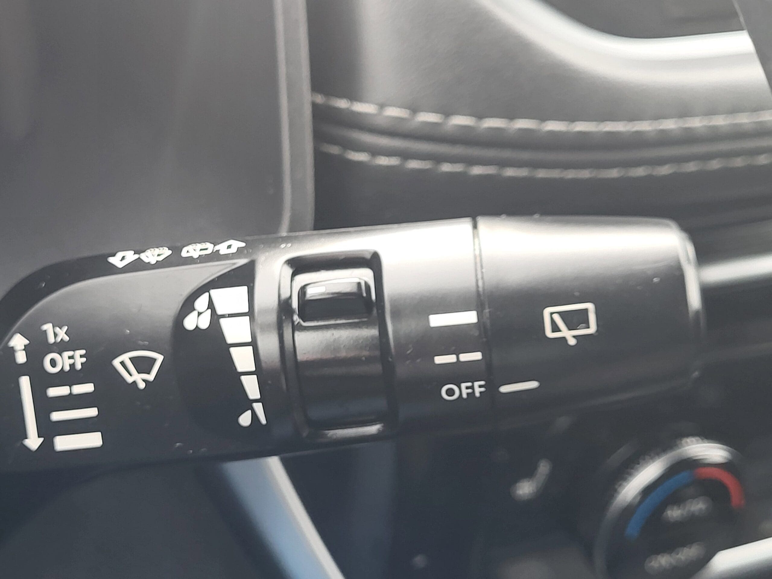 2023 Nissan Rogue - Image 29