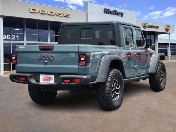 2024 Jeep Gladiator - Image 3